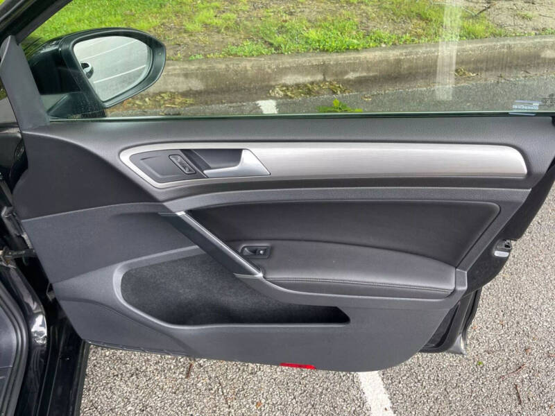 2017 Volkswagen Golf SportWagen