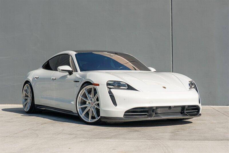 2020 Porsche Taycan Turbo