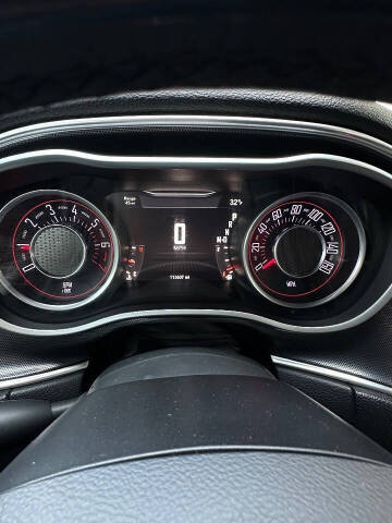 2015 Dodge Challenger SXT Plus