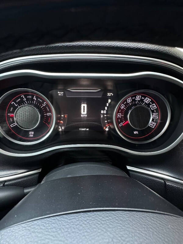 2015 Dodge Challenger SXT Plus