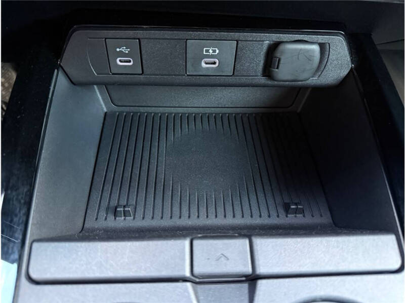 2023 Toyota Prius LE