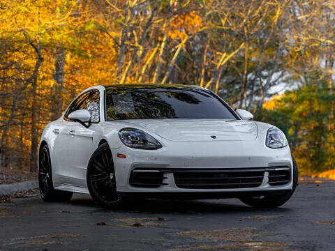 2017 Porsche Panamera 4