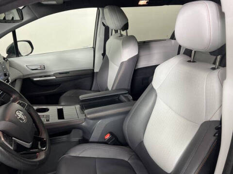 2022 Toyota Sienna XSE 7-Passenger