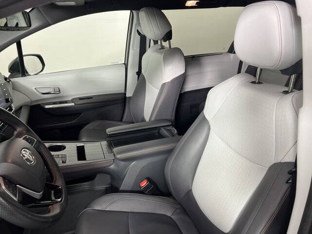 2022 Toyota Sienna XSE 7-Passenger