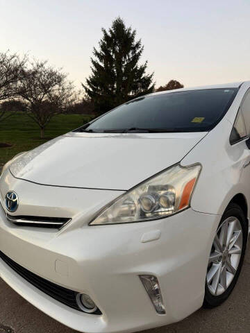 2013 Toyota Prius v Five