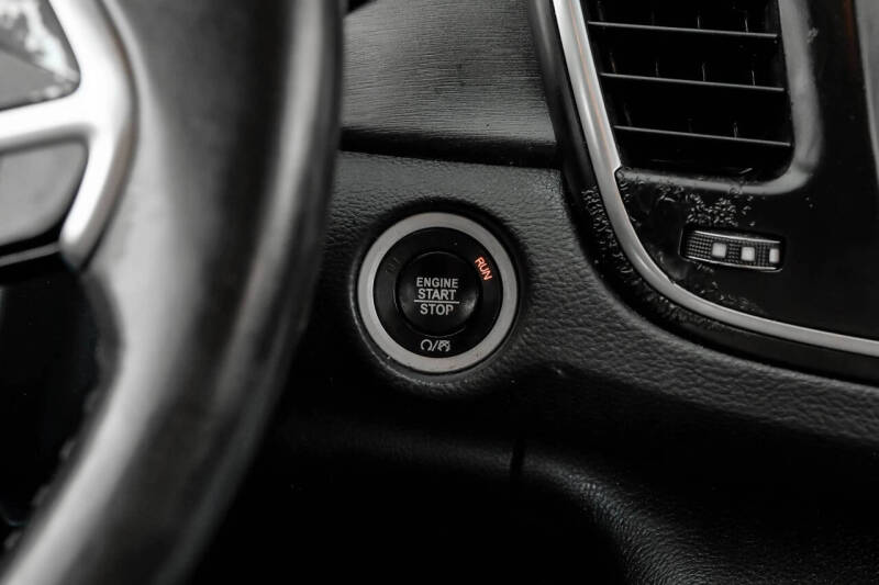 2017 Chrysler 200 Limited Platinum