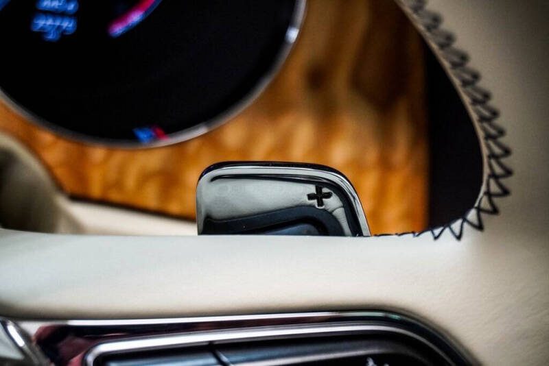 2023 Bentley Bentayga Azure V8