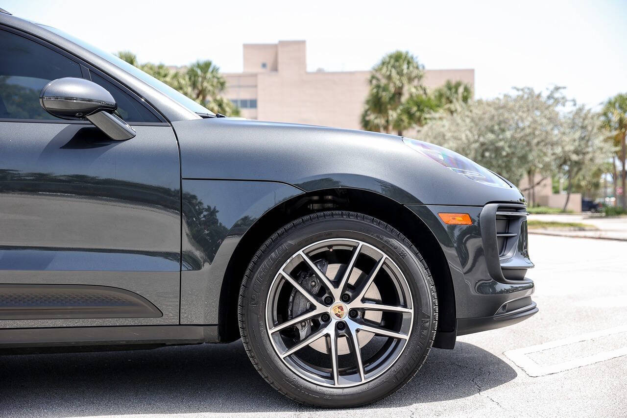 2022 Porsche Macan 24
