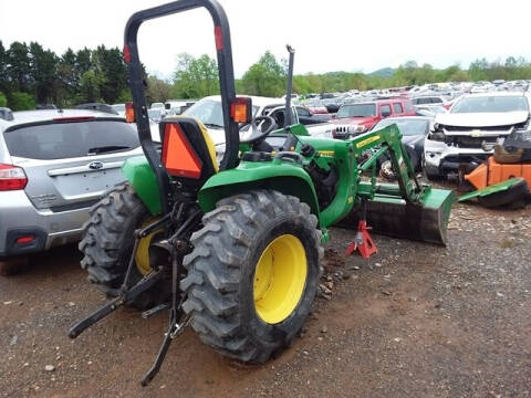 2014 John Deere 3032E 305