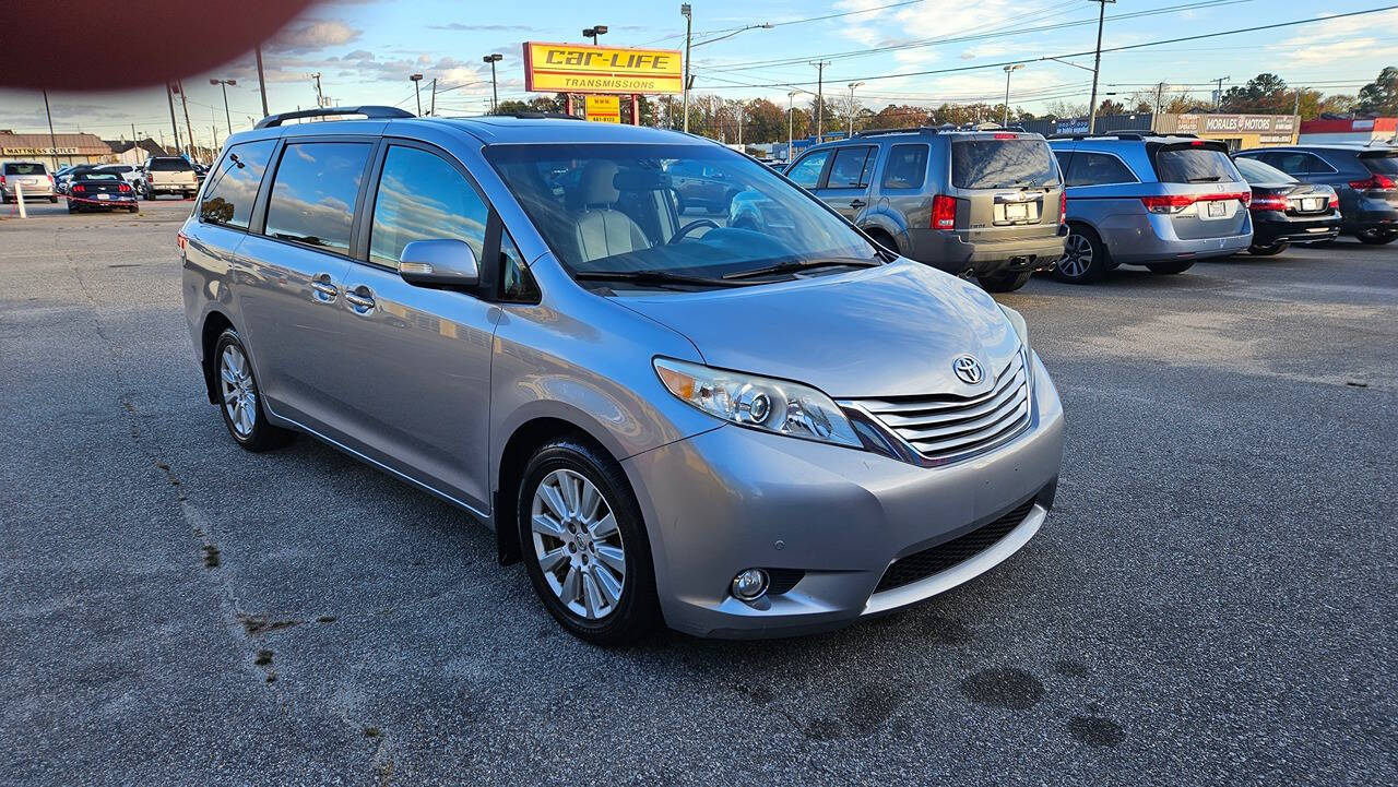 2013 Toyota Sienna for sale at Luxury Auto Sales, Inc in Norfolk, VA