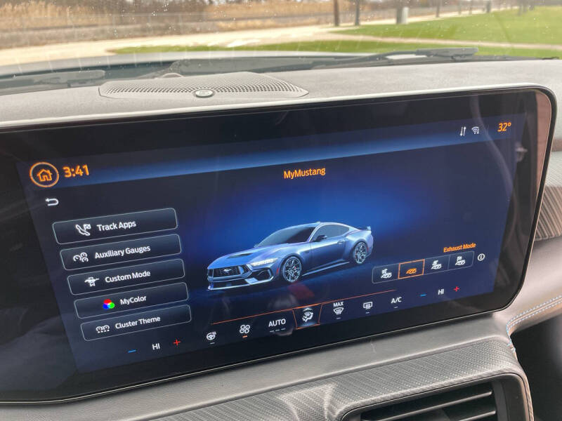 2024 Ford Mustang Dark Horse