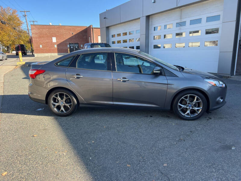 2013 Ford Focus SE photo 6