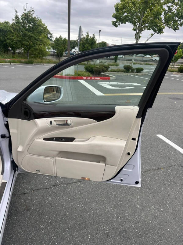 2008 Lexus LS 460