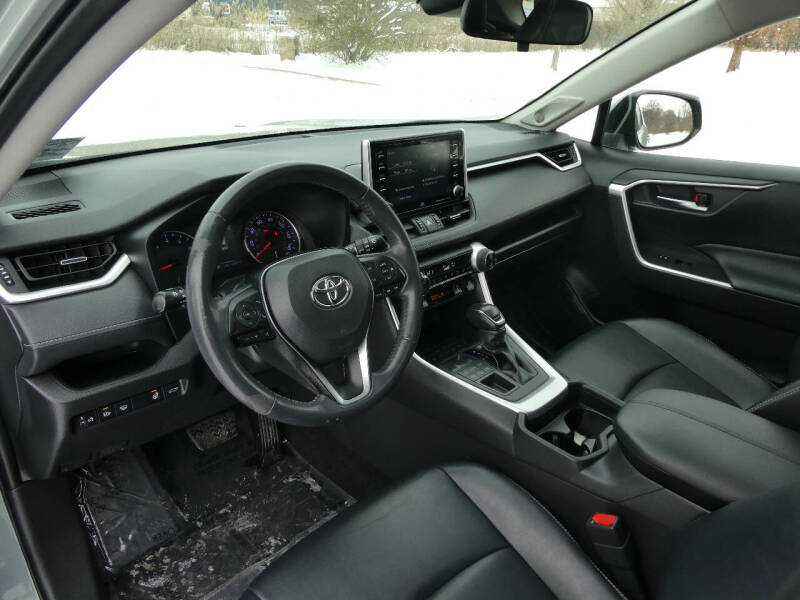 2020 Toyota RAV4 XLE Premium