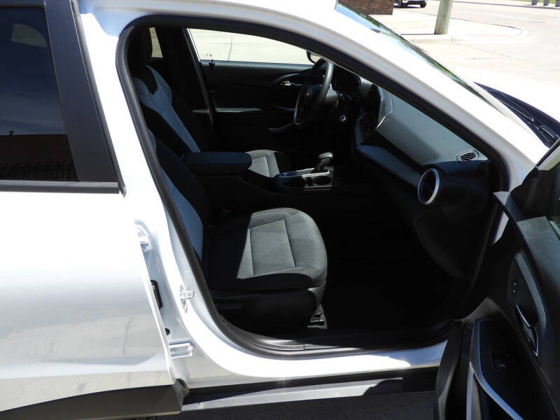 2025 Chevrolet Trax LS