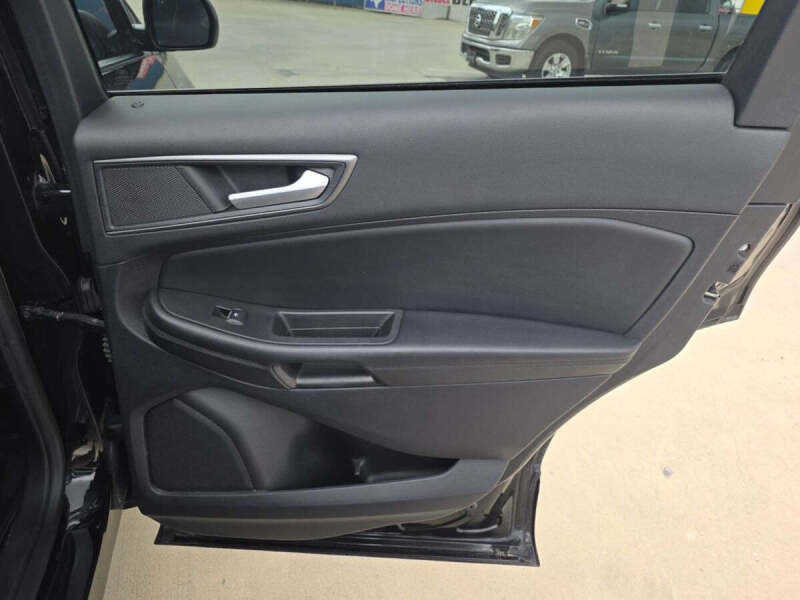 2020 Ford Edge SE