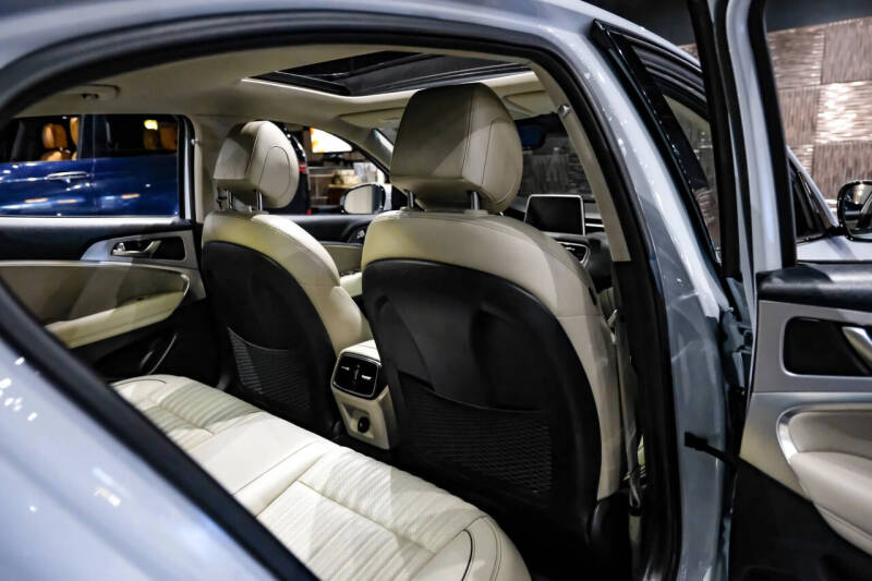 2020 Genesis G70
