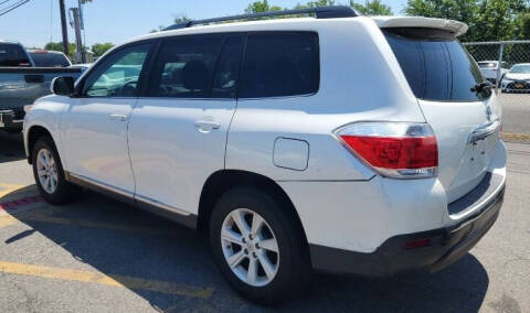2013 Toyota Highlander SE