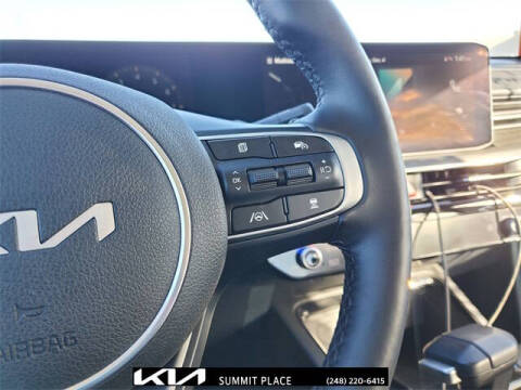 2025 Kia K5 EX