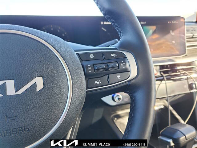 2025 Kia K5 EX