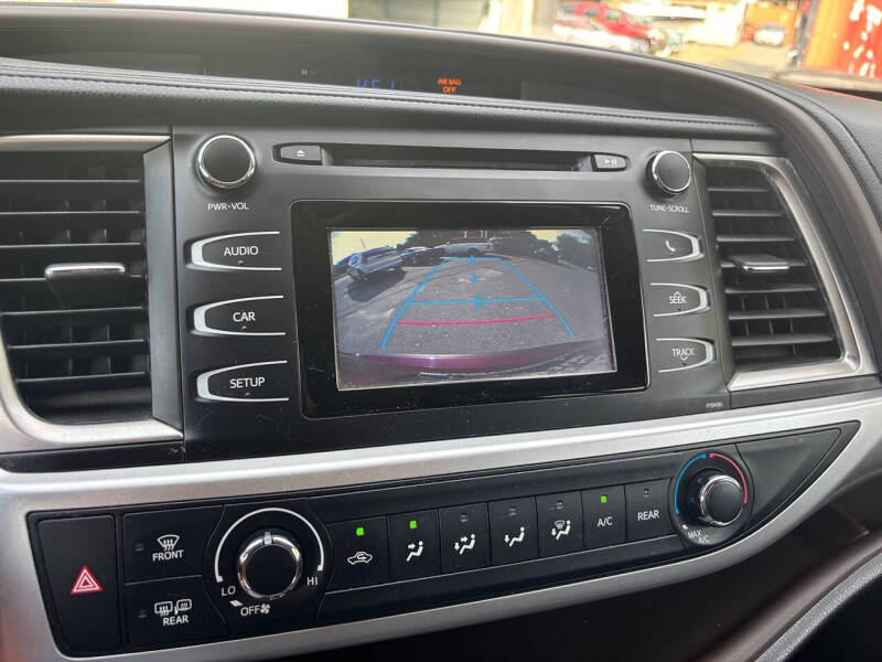 2014 Toyota Highlander LE
