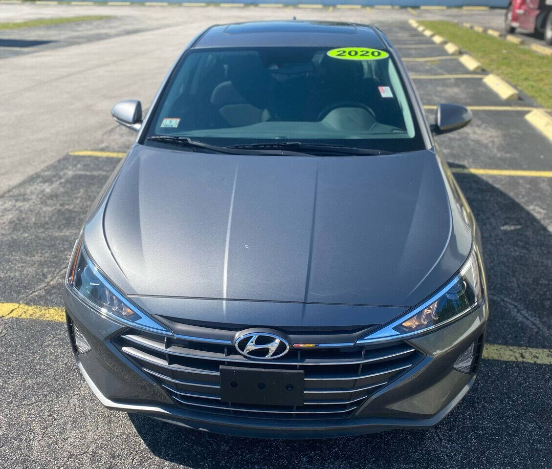 2020 HYUNDAI Elantra Sedan - $20,200