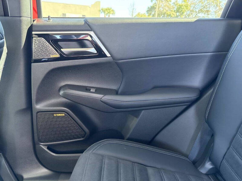 2026 Mitsubishi Outlander SE
