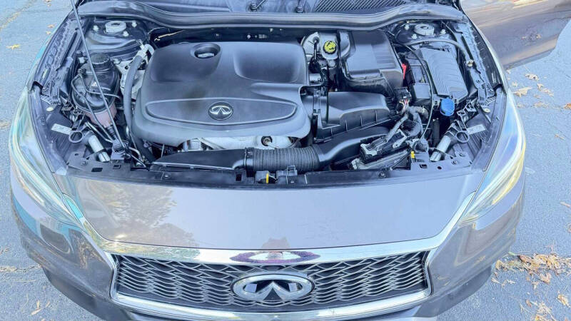 2018 Infiniti QX30 Luxury