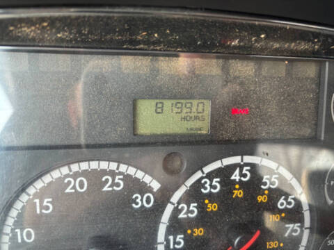 2009 Freightliner Business class M2