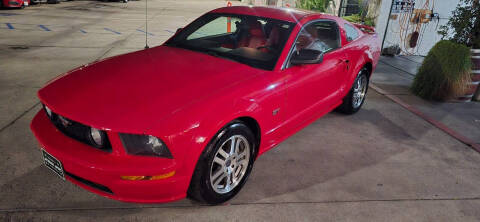 2005 Ford Mustang GT Deluxe