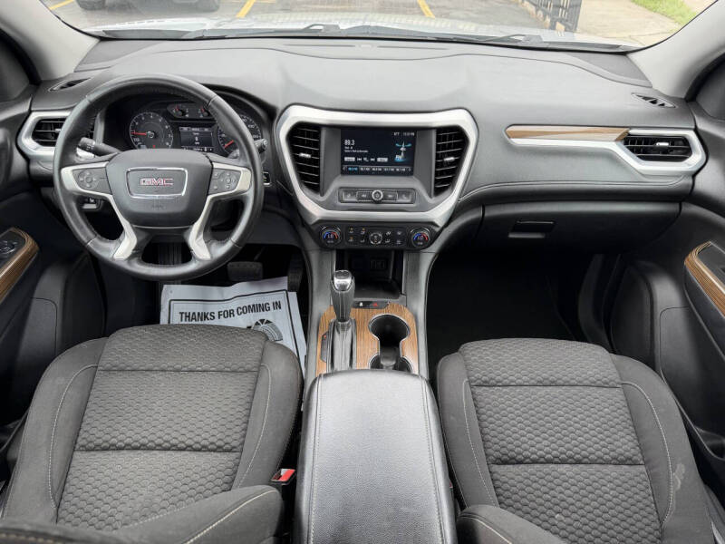 2017 GMC Acadia SLE-1