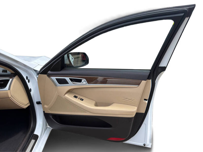 2015 Hyundai Genesis