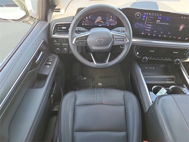 2025 Chevrolet Suburban RST