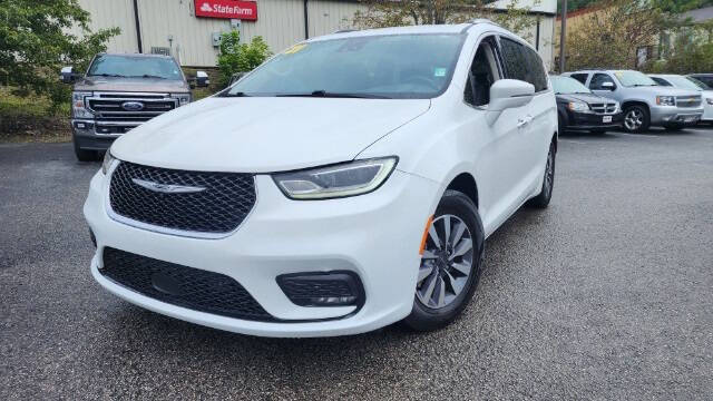 2021 Chrysler Pacifica for sale at Tim Short CDJR Hazard in Hazard, KY