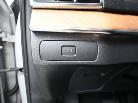 2024 Volvo XC90 B5 Plus Bright Theme