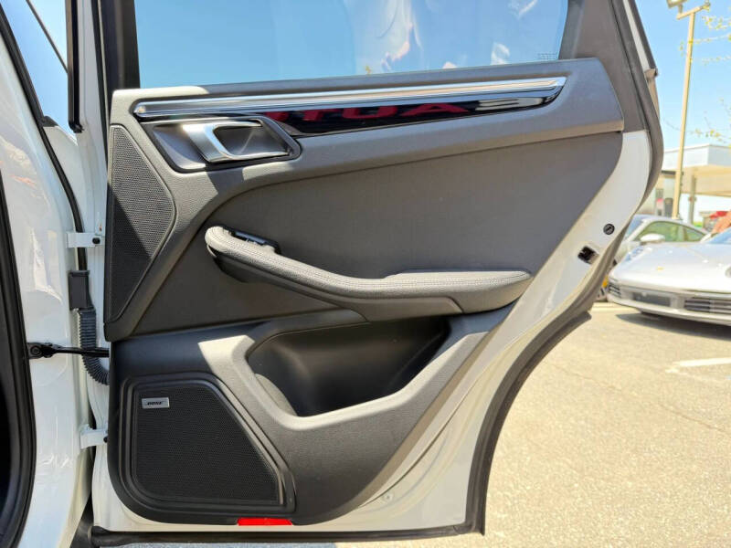 2021 Porsche Macan