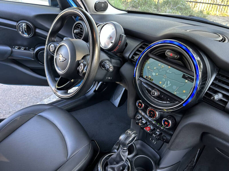 2015 MINI Hardtop 4 Door Cooper