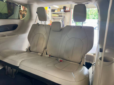 2017 Chrysler Pacifica Touring-L