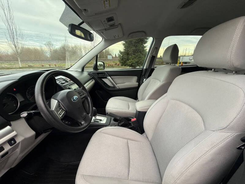 2015 Subaru Forester 2.5i