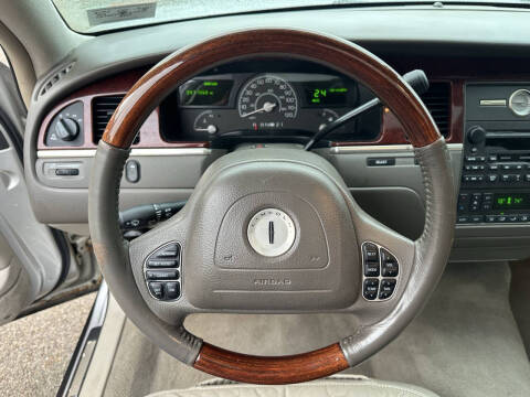 2003 Lincoln Town Car Cartier