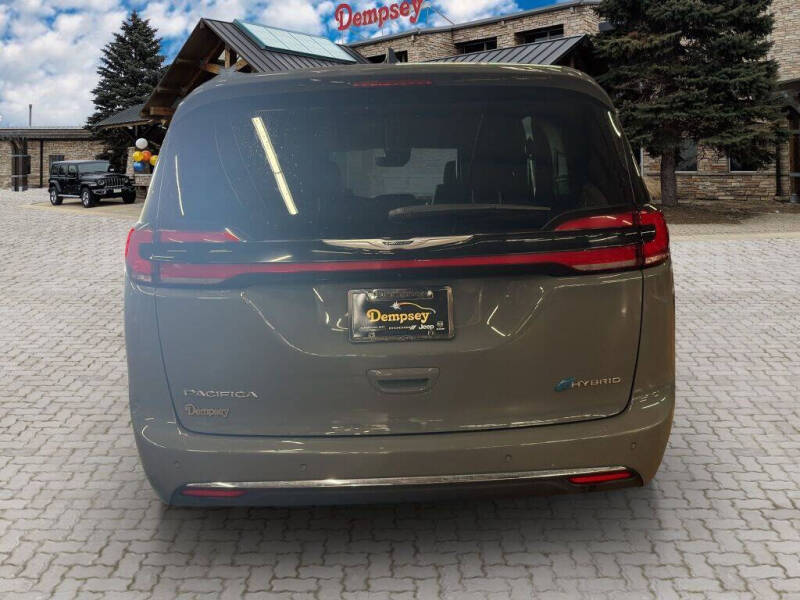2025 Chrysler Pacifica Plug-In Hybrid Select