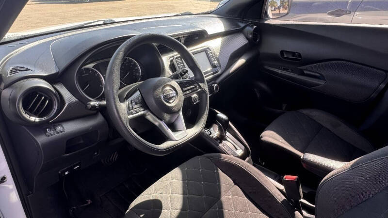 2019 Nissan Kicks S