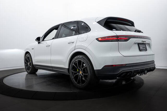 2022 Porsche Cayenne E-Hybrid Platinum Edition