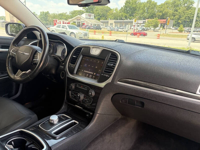 2016 Chrysler 300 Limited