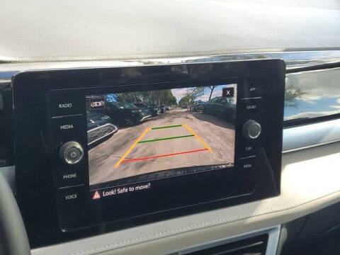 2025 Volkswagen Taos SE