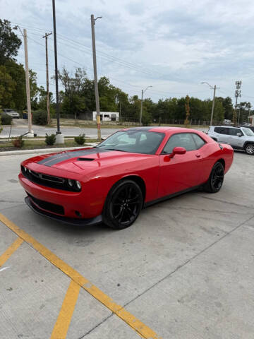 2017 Dodge Challenger SXT Plus