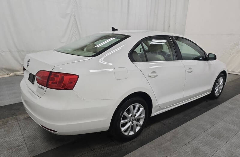 Used 2013 Volkswagen Jetta SE with VIN 3VWDX7AJ3DM405668 for sale in Palatine, IL