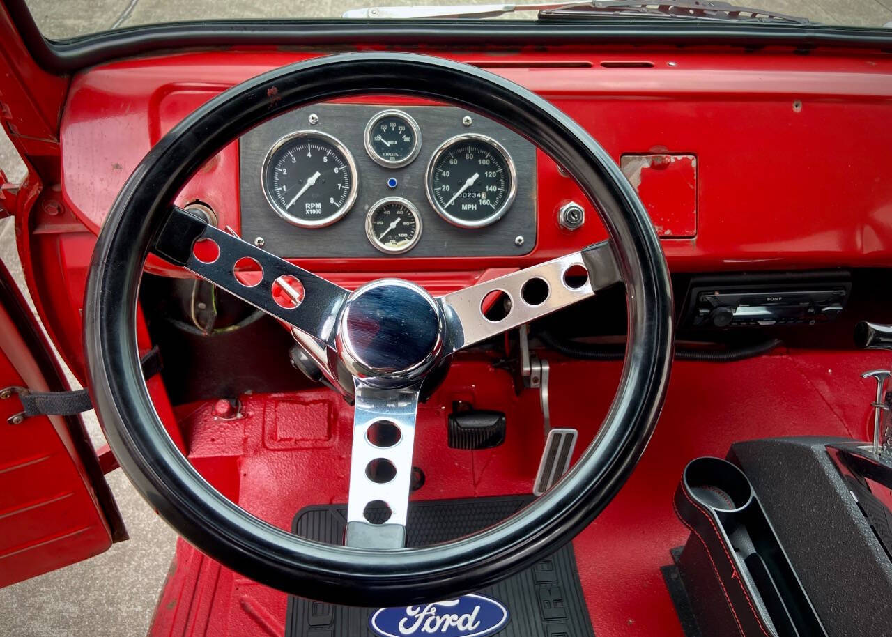 1961 Ford E-100 18