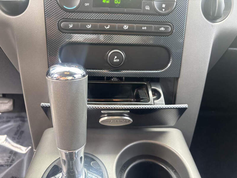 2005 Ford F-150 Lariat