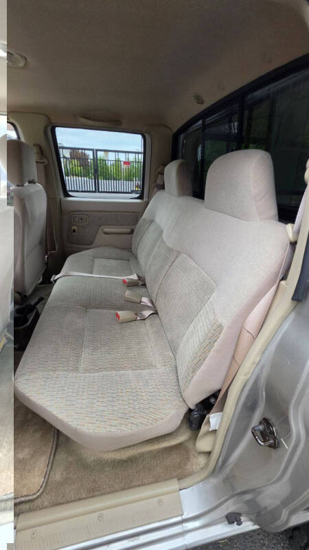 2000 Nissan Frontier SE